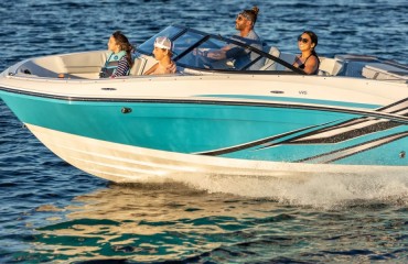 VR5 Outboard Bowrider