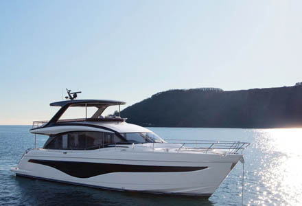 yachts charter in Mumbai