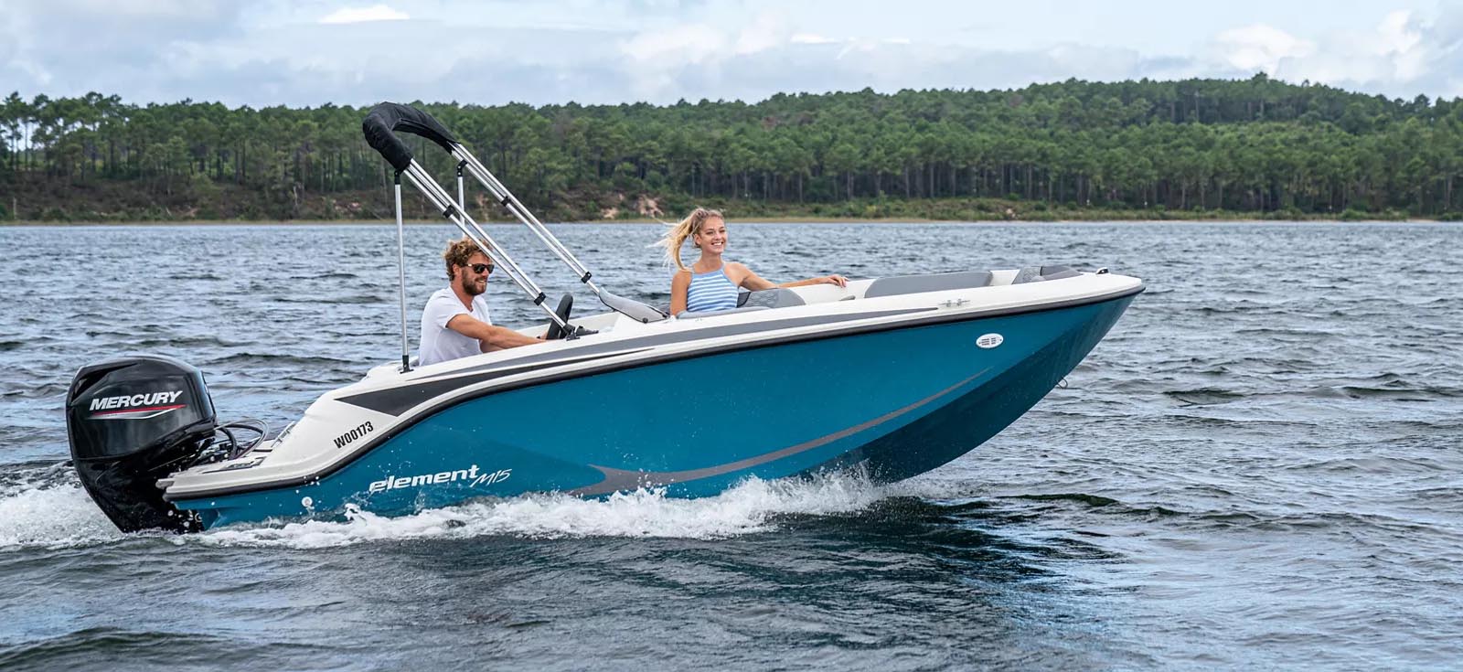 M15 Series Deck Boats