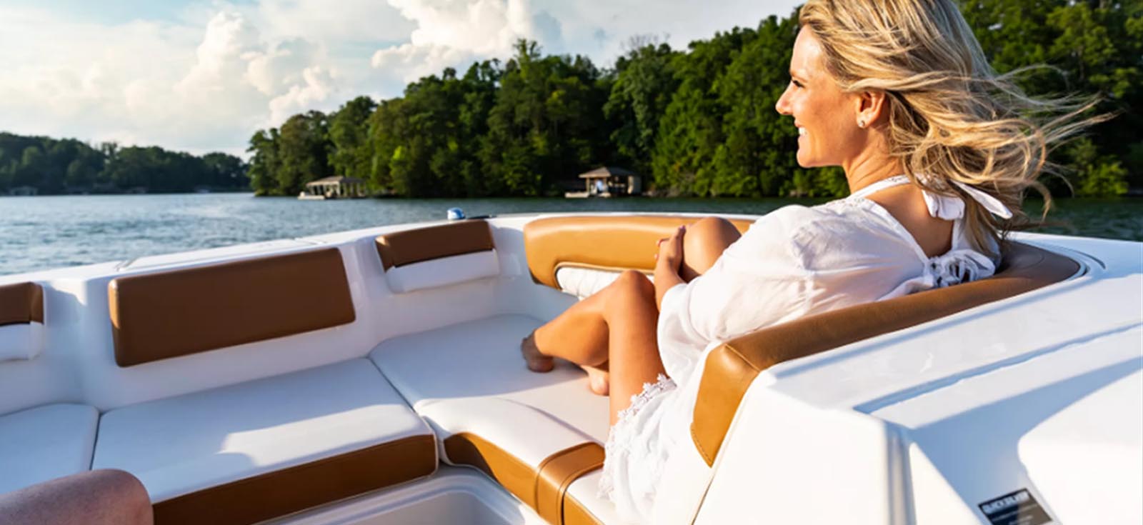 Bayliner DX2200 Series Deck Boat