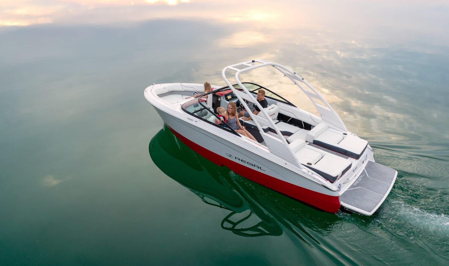 Sterndrive Bowrider Regal LS2 Surf