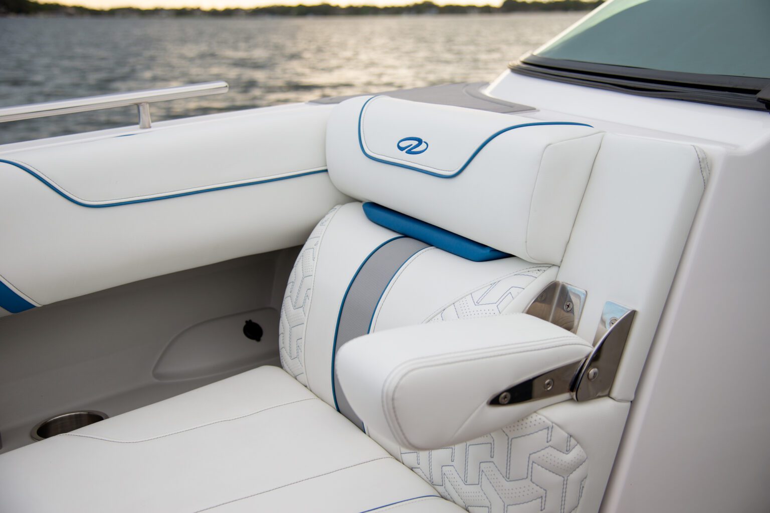 Regal LS4 Surf